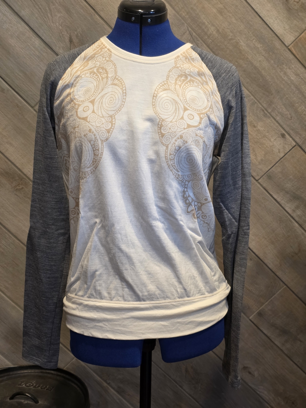 Icebreaker Merino Crew Neck Tee in Cream and Gray